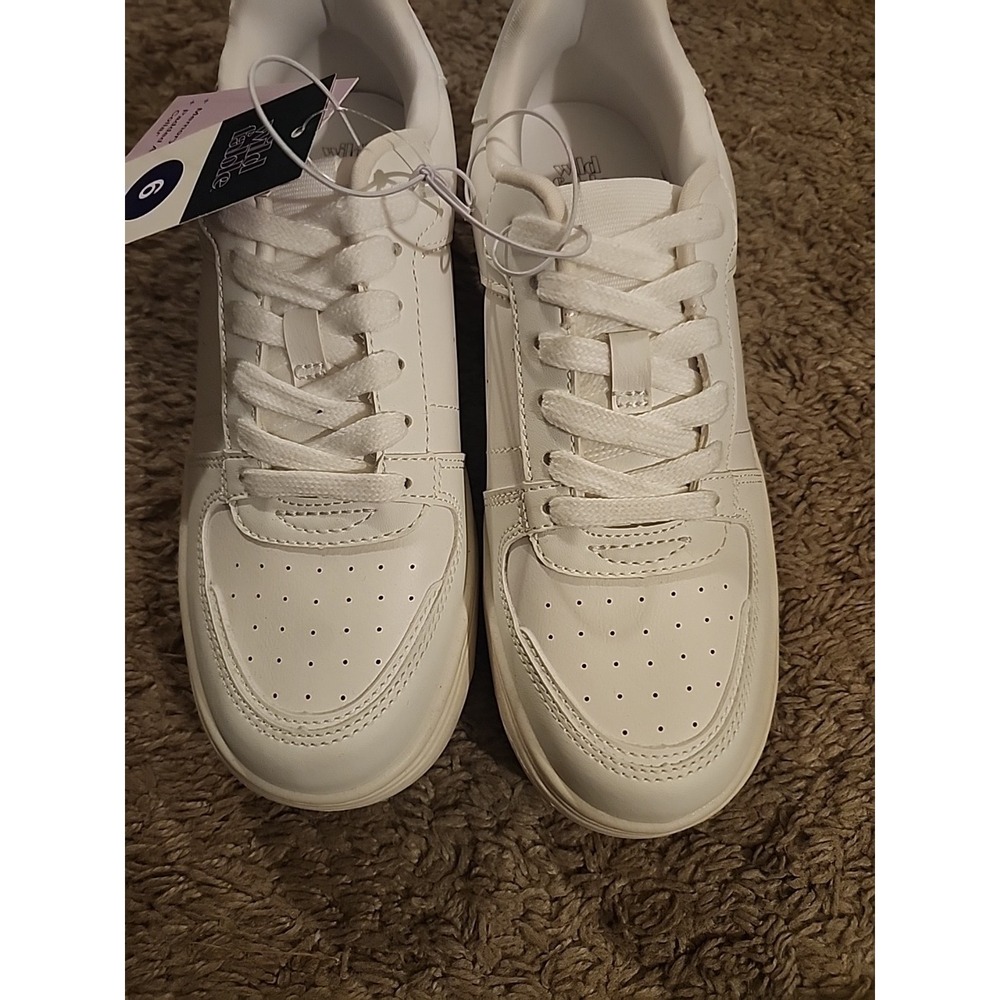 New Wild Fable Lola Low Casual Fashion Womens Sneakers White Size 6